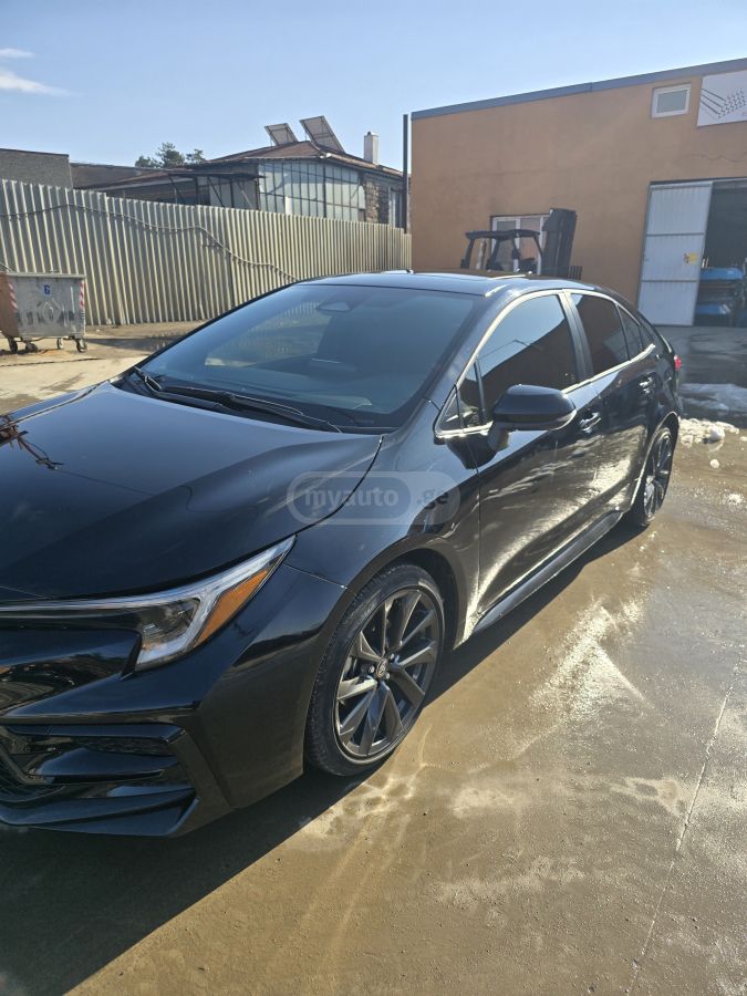 Toyota SE 4dr Sedan CVT — миниатюра 5