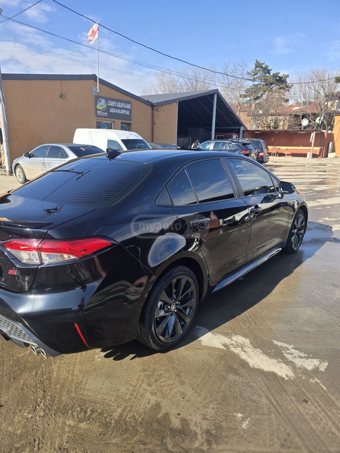 Toyota SE 4dr Sedan CVT — миниатюра 8