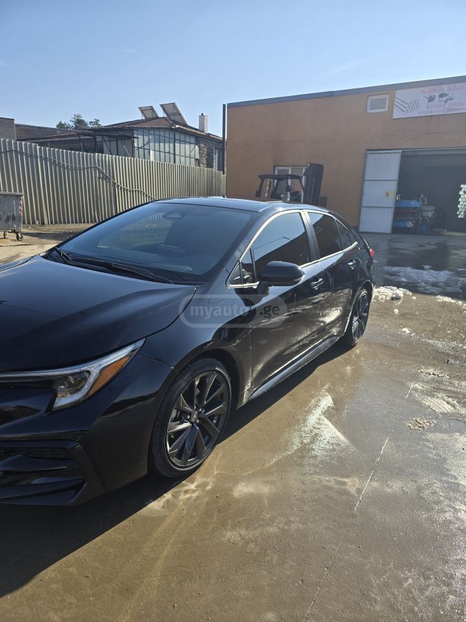 Toyota SE 4dr Sedan CVT — миниатюра 9