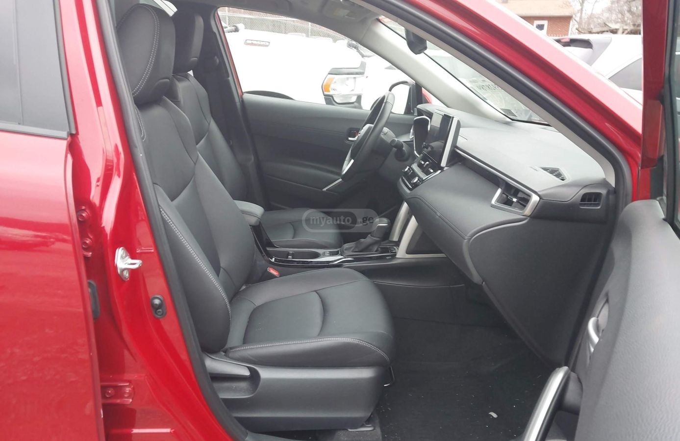 Toyota Corolla cross - фото 5