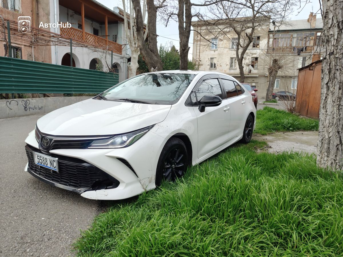 Toyota APEX XSE 4dr Sedan CVT — миниатюра 3