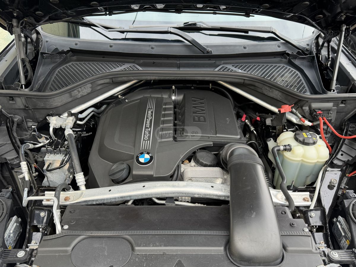 BMW X5 - фото 11