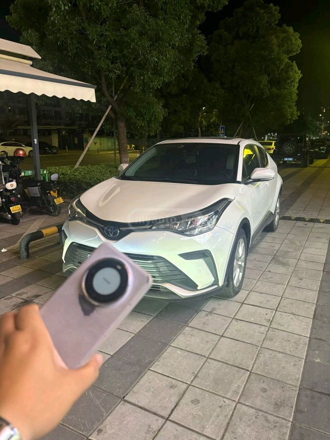 Toyota CHR - фото 2