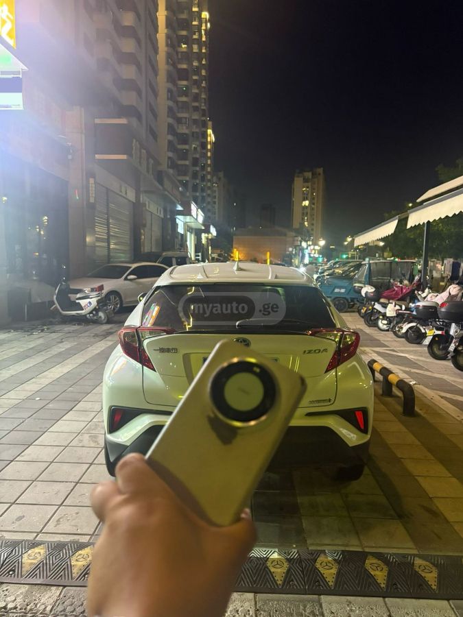 Toyota CHR - фото 3