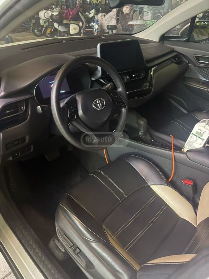 Toyota CHR - фото 6