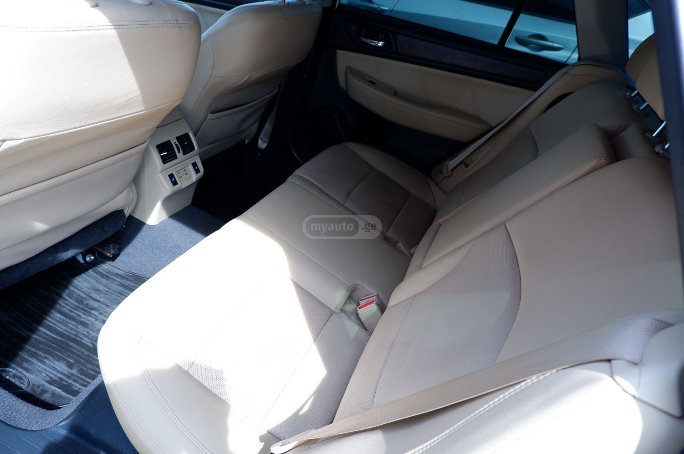 Subaru Outback - фото 7