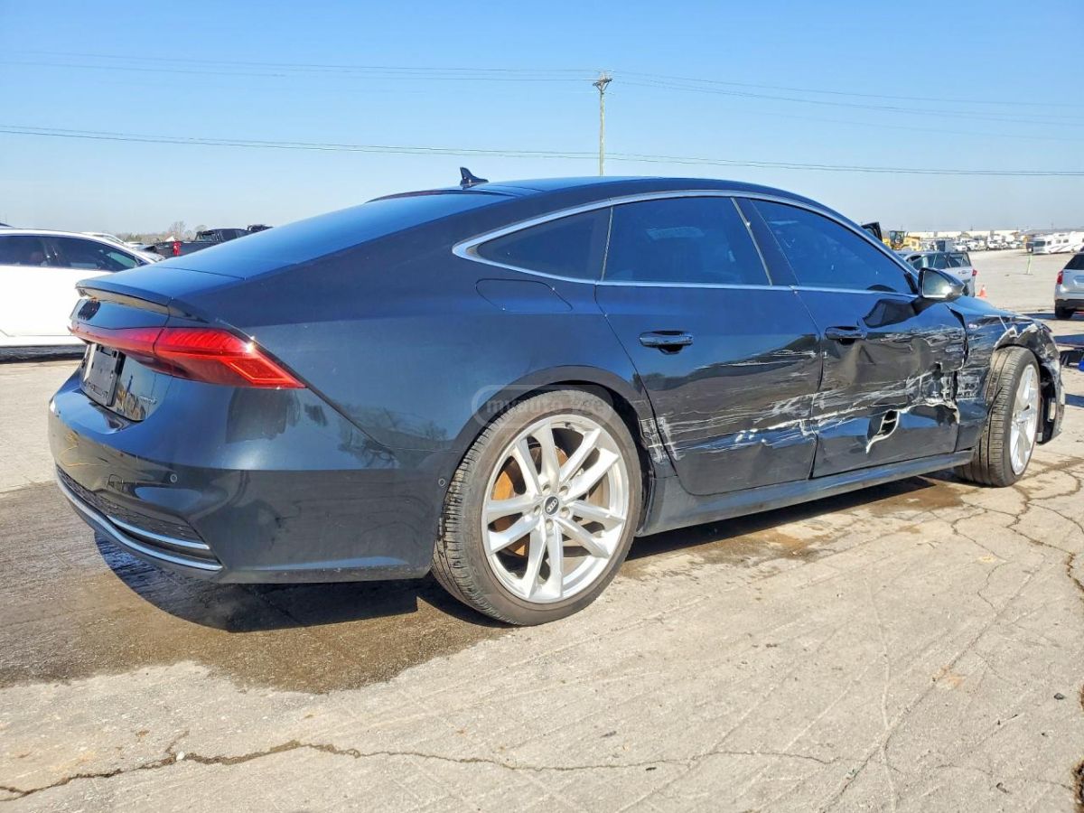 Audi A7 - фото 3
