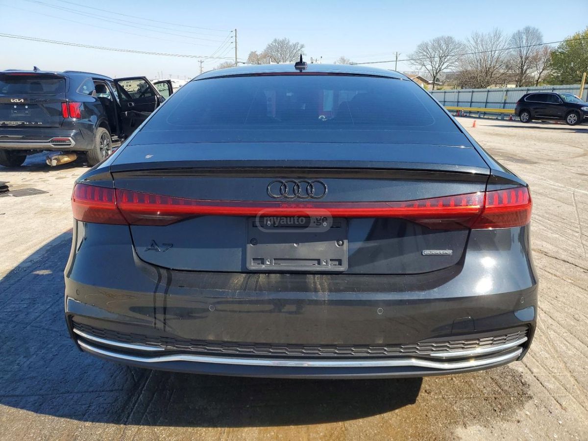 Audi A7 - фото 6