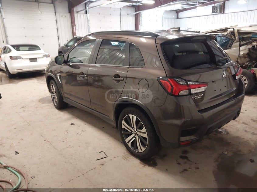 Mitsubishi Outlander Sport 2025 — миниатюра 3