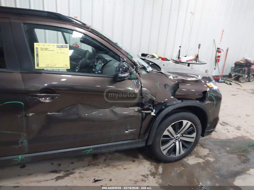 Mitsubishi Outlander Sport 2025 — миниатюра 6