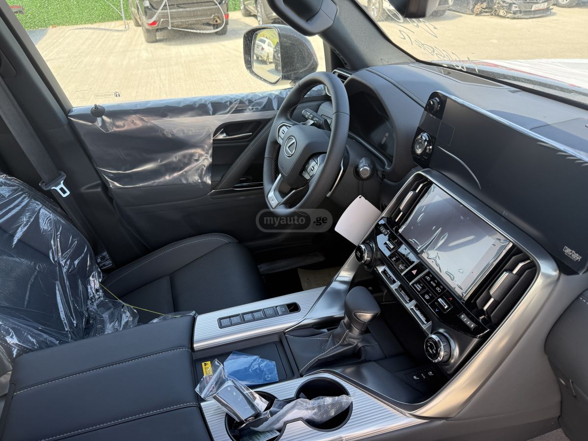 Lexus LX 500 - фото 12