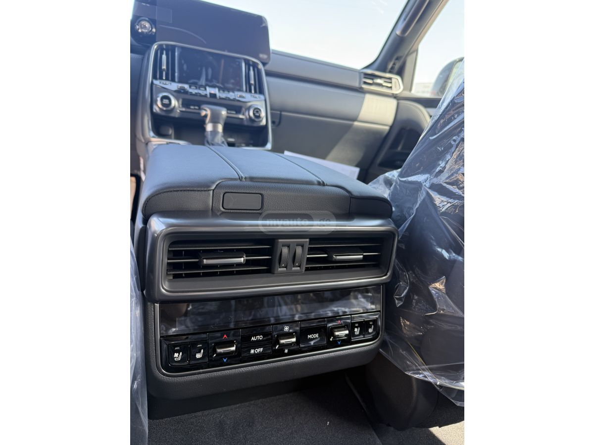 Lexus LX 500 - фото 7