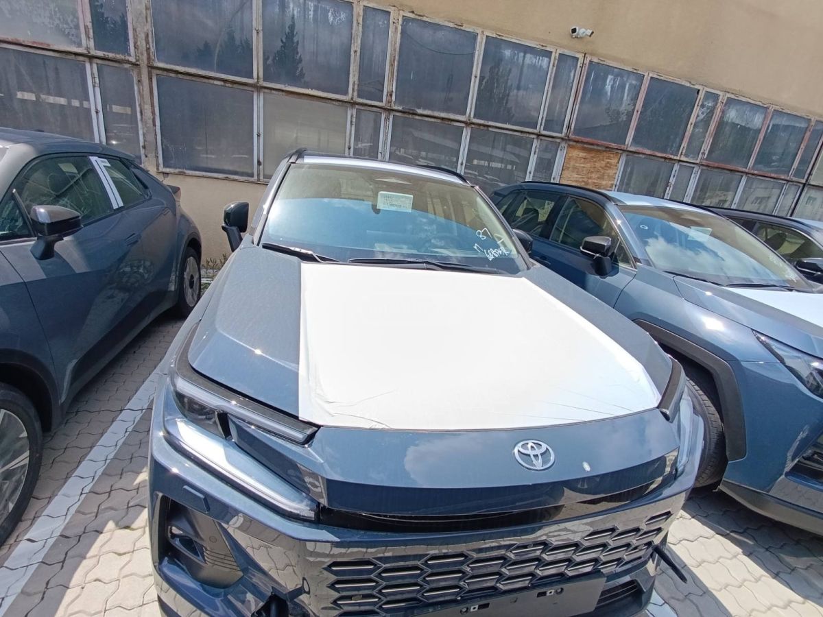 Toyota Rav 4 - фото 1