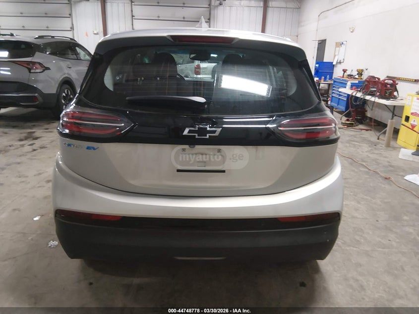 Chevrolet Bolt EV - фото 12