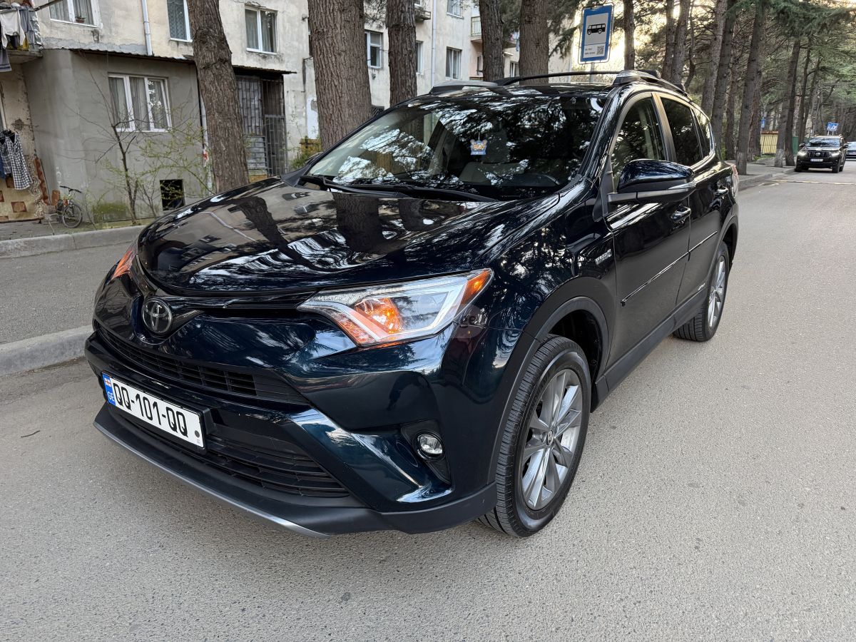 Toyota RAV 4 - фото 1