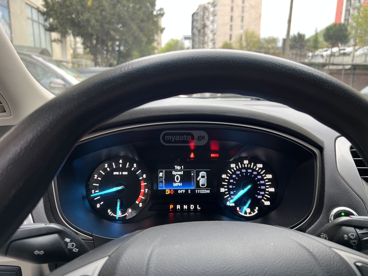 Ford Fusion - фото 10