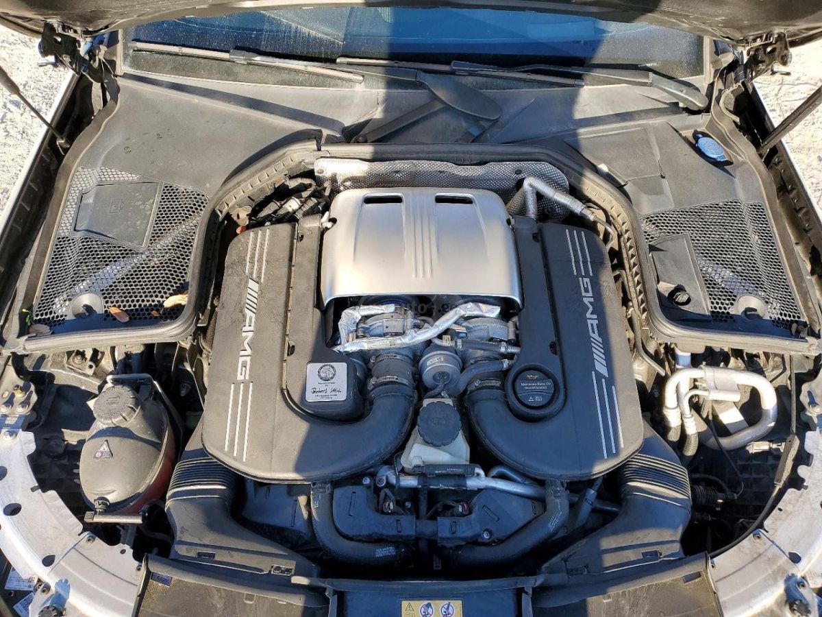 Mercedes-Benz C 63 AMG - фото 11