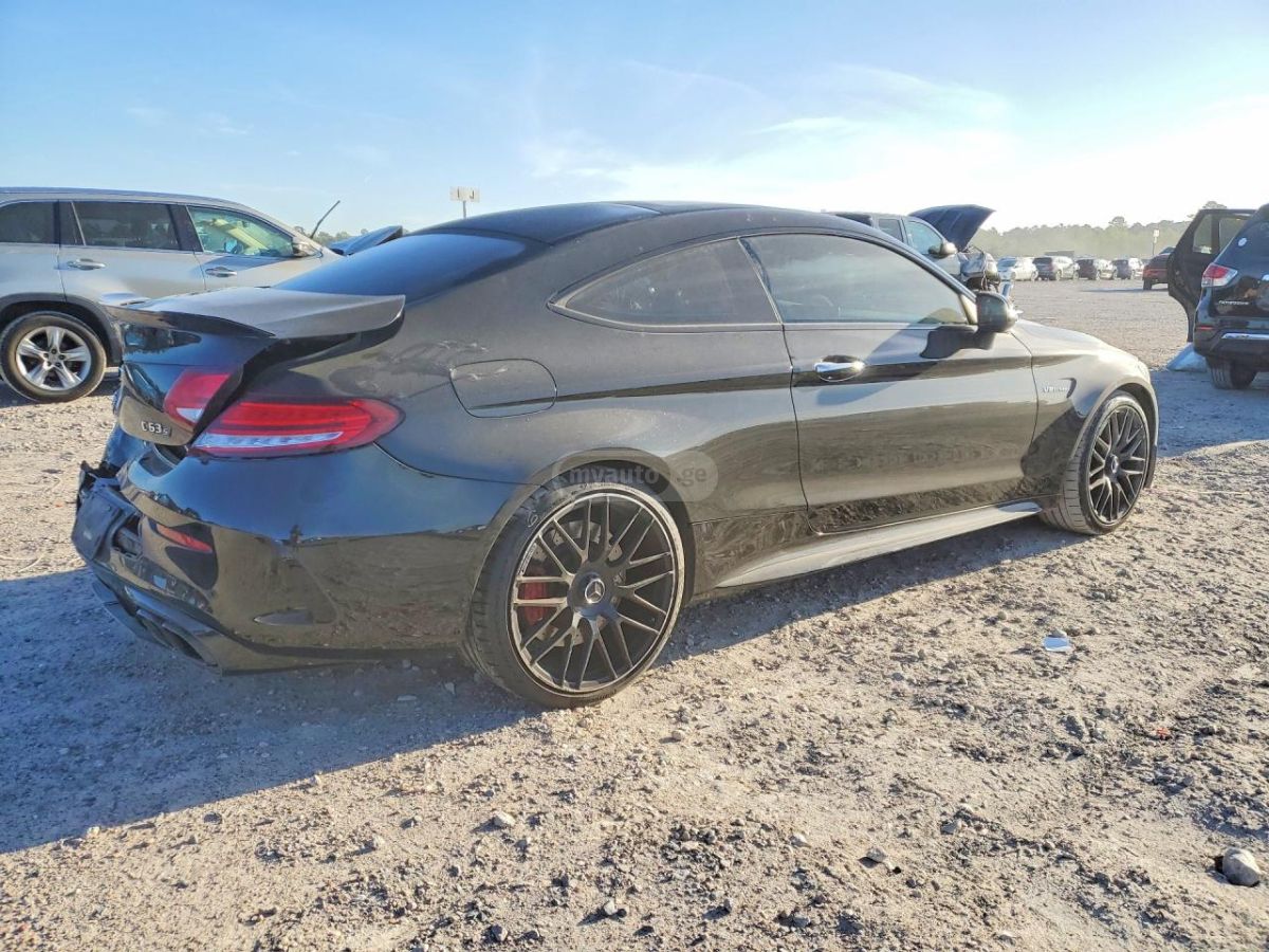 Mercedes-Benz C 63 AMG - фото 3