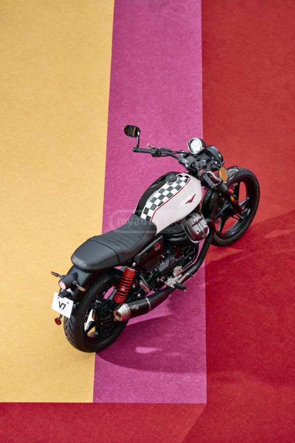 Moto Guzzi V 7 