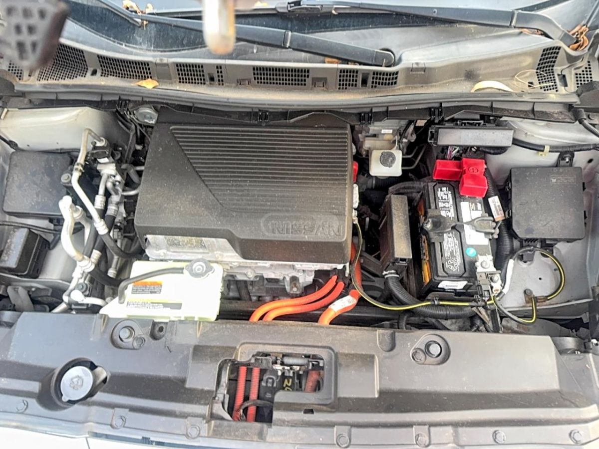 Nissan Leaf - фото 7