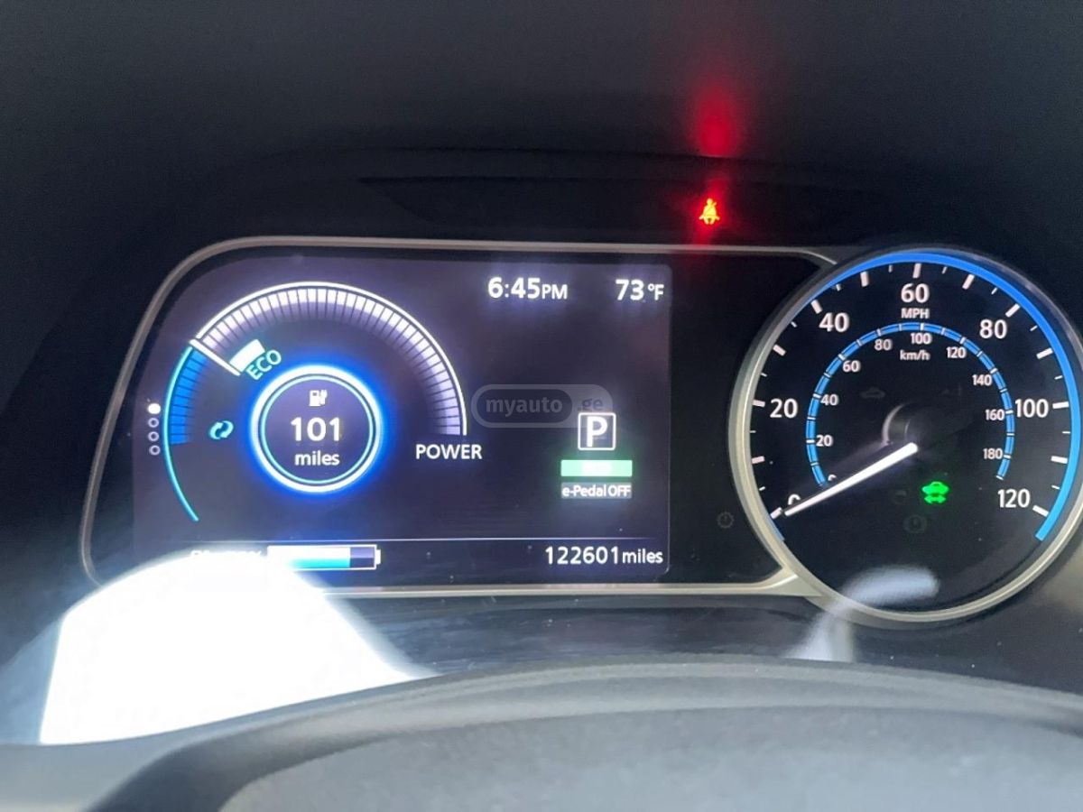 Nissan Leaf - фото 8