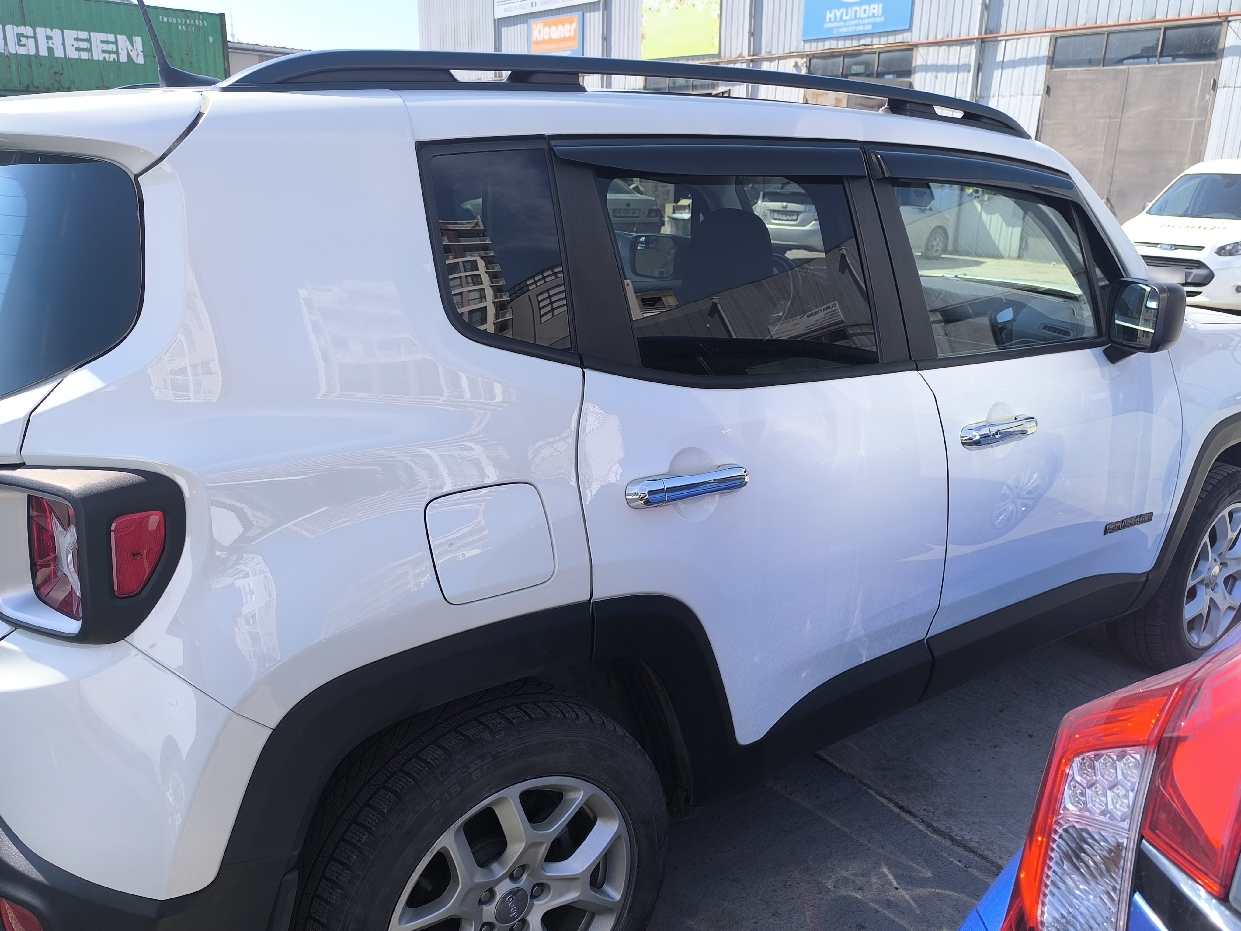 Jeep Renegade - фото 3