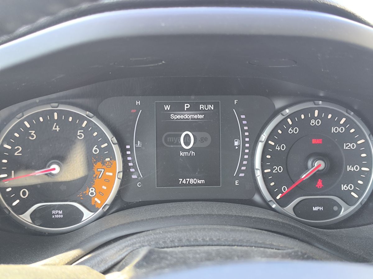 Jeep Renegade - фото 6