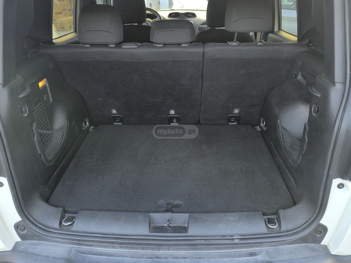 Jeep Renegade - фото 8