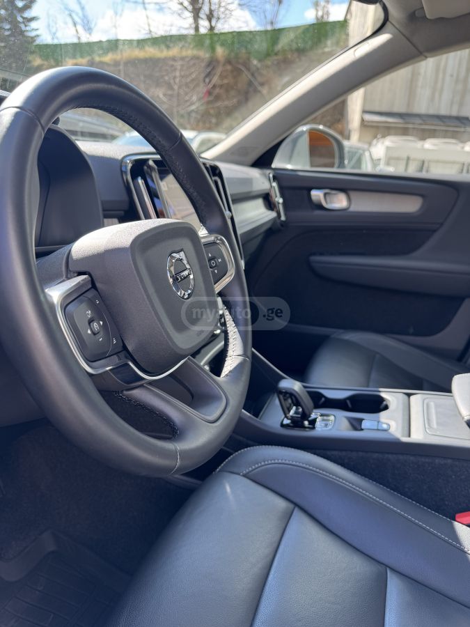 Volvo XC 40 Core Hybrid 2025 — миниатюра 10