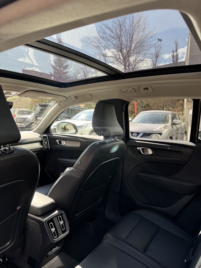 Volvo XC 40 Core Hybrid 2025 — миниатюра 12