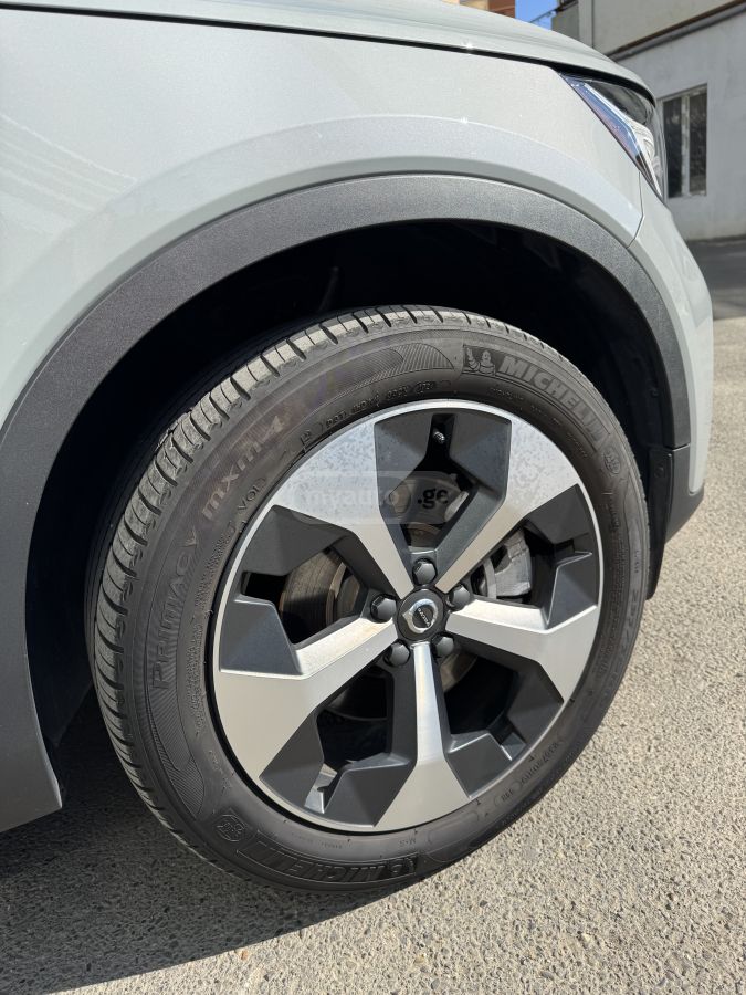 Volvo XC 40 Core Hybrid 2025 — миниатюра 15