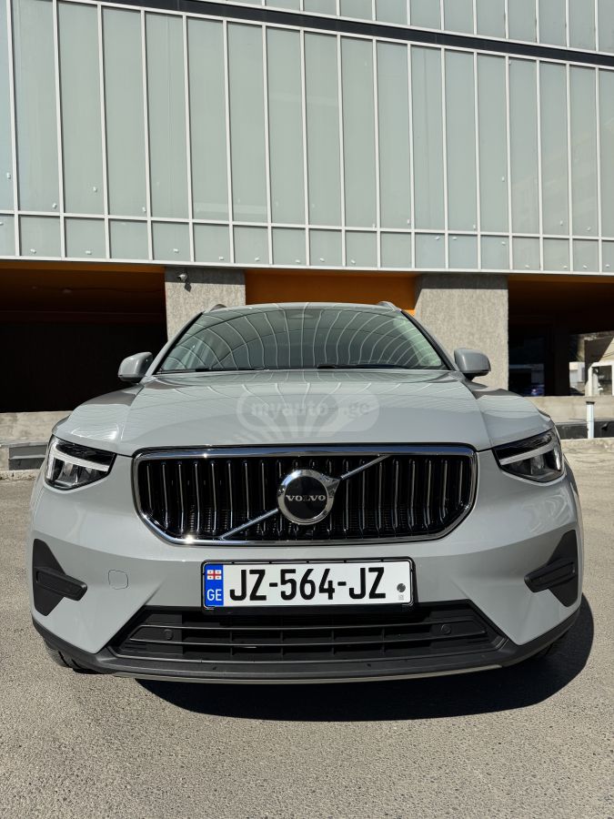 Volvo XC 40 Core Hybrid 2025 — миниатюра 3