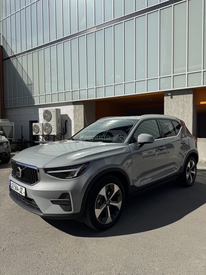 Volvo XC 40 Core Hybrid 2025 — миниатюра 5