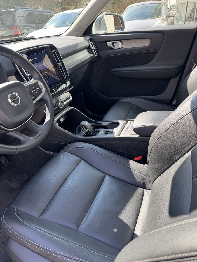 Volvo XC 40 Core Hybrid 2025 — миниатюра 8