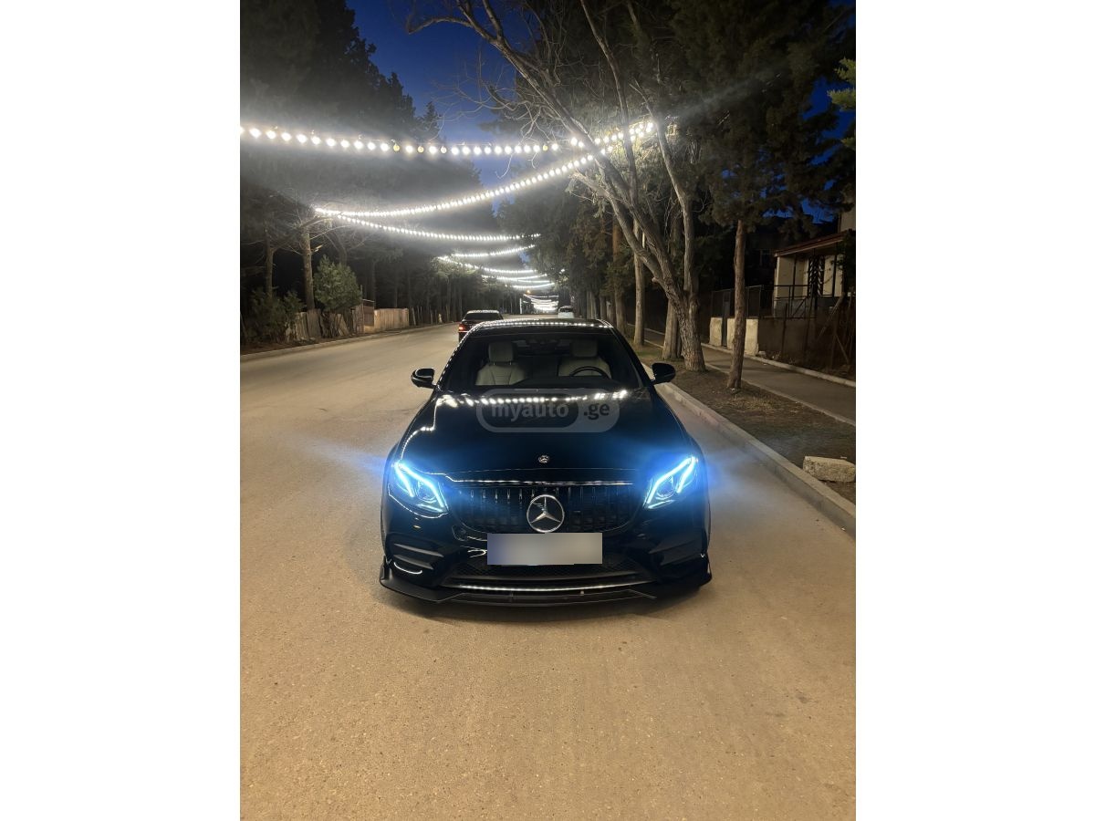 Mercedes-Benz E 350 - фото 1