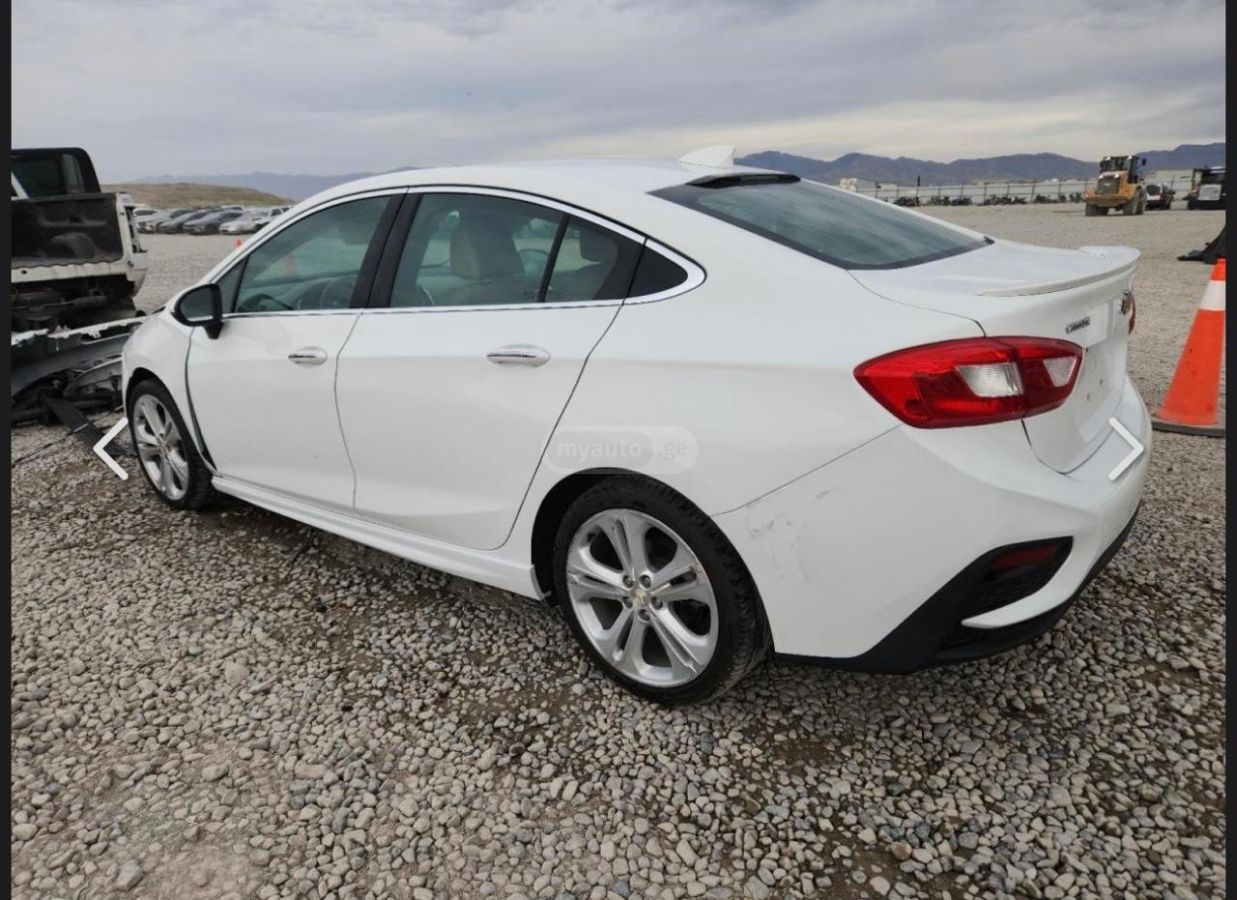 Chevrolet Cruze - фото 4