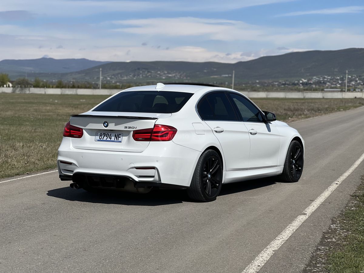 BMW 330 - фото 3