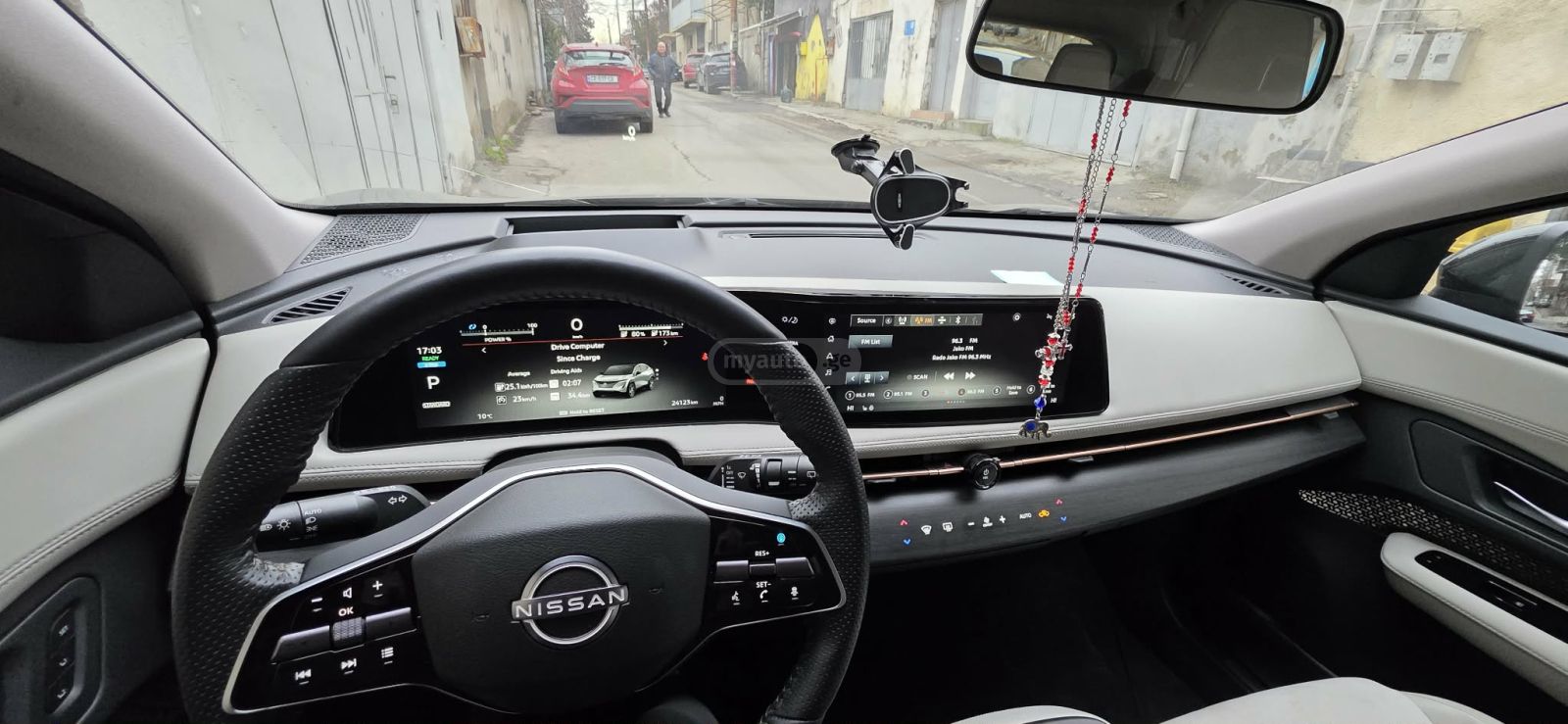 Nissan EMPOWER+ 4dr Front-Wheel Drive — миниатюра 4