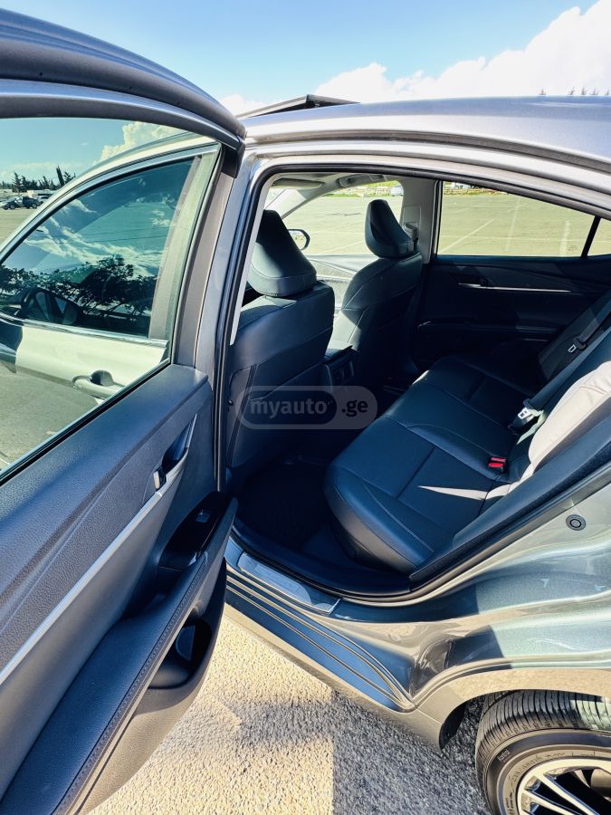 Toyota Camry - фото 10