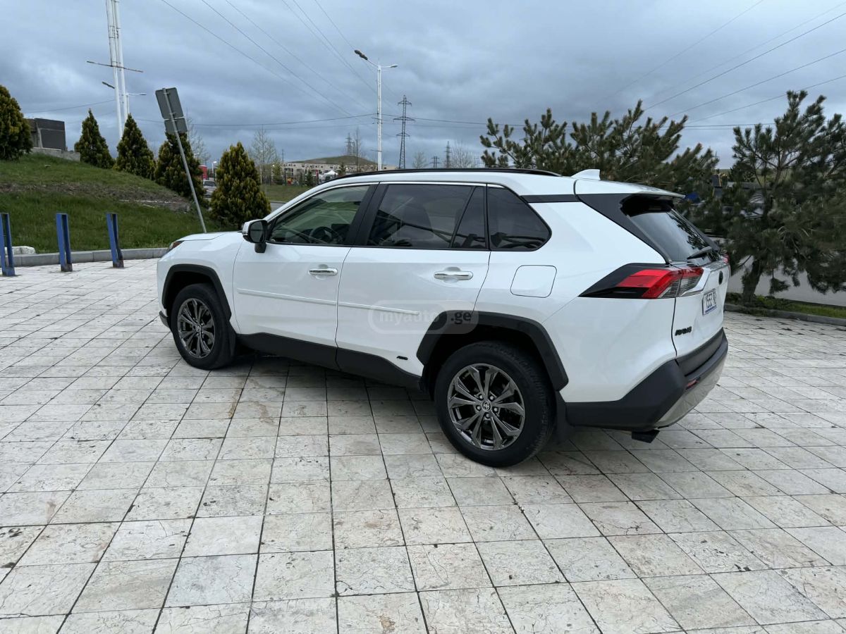 Toyota RAV 4 - фото 2