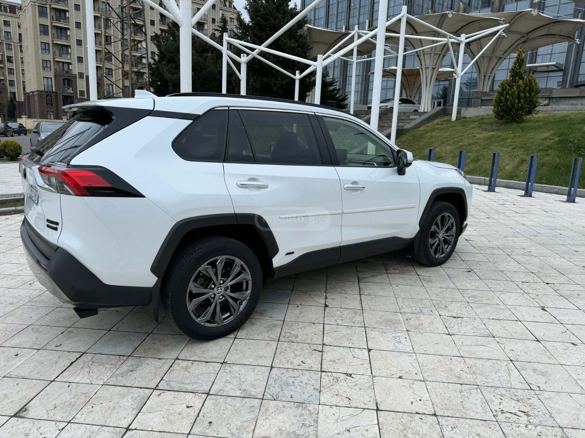 Toyota RAV 4 - фото 3