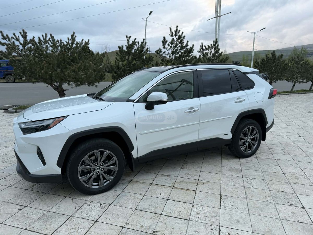 Toyota RAV 4 - фото 7