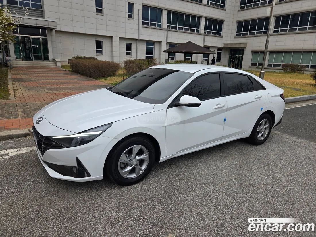 Hyundai Elantra - фото 2