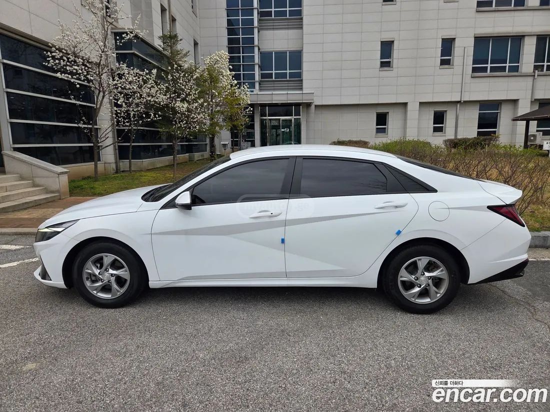 Hyundai Elantra - фото 5