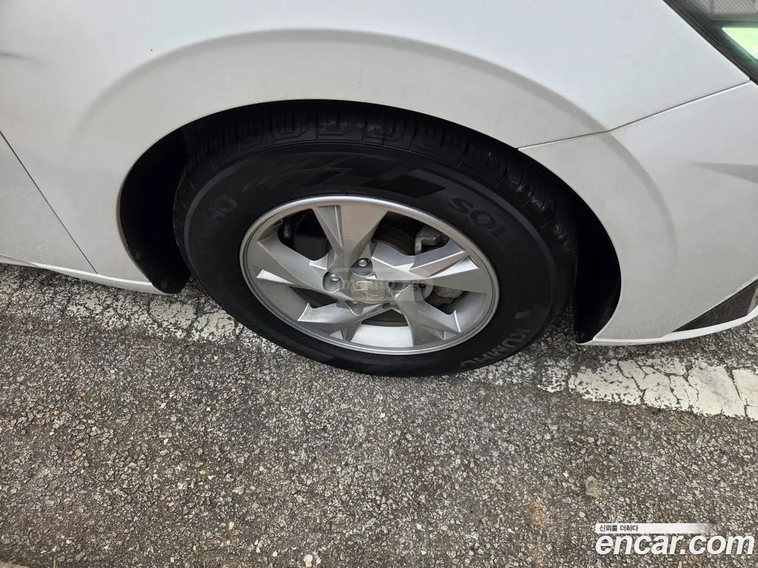 Hyundai Elantra - фото 7