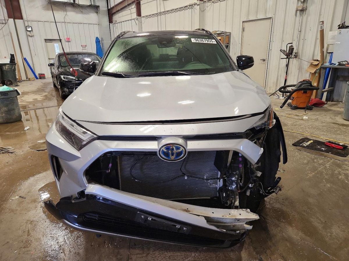 Toyota RAV 4 - фото 5