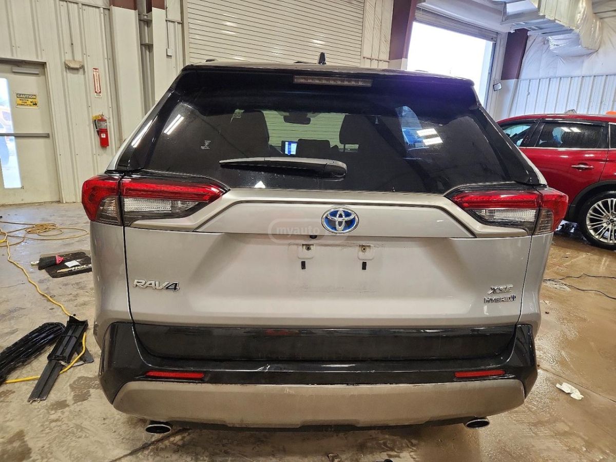 Toyota RAV 4 - фото 6