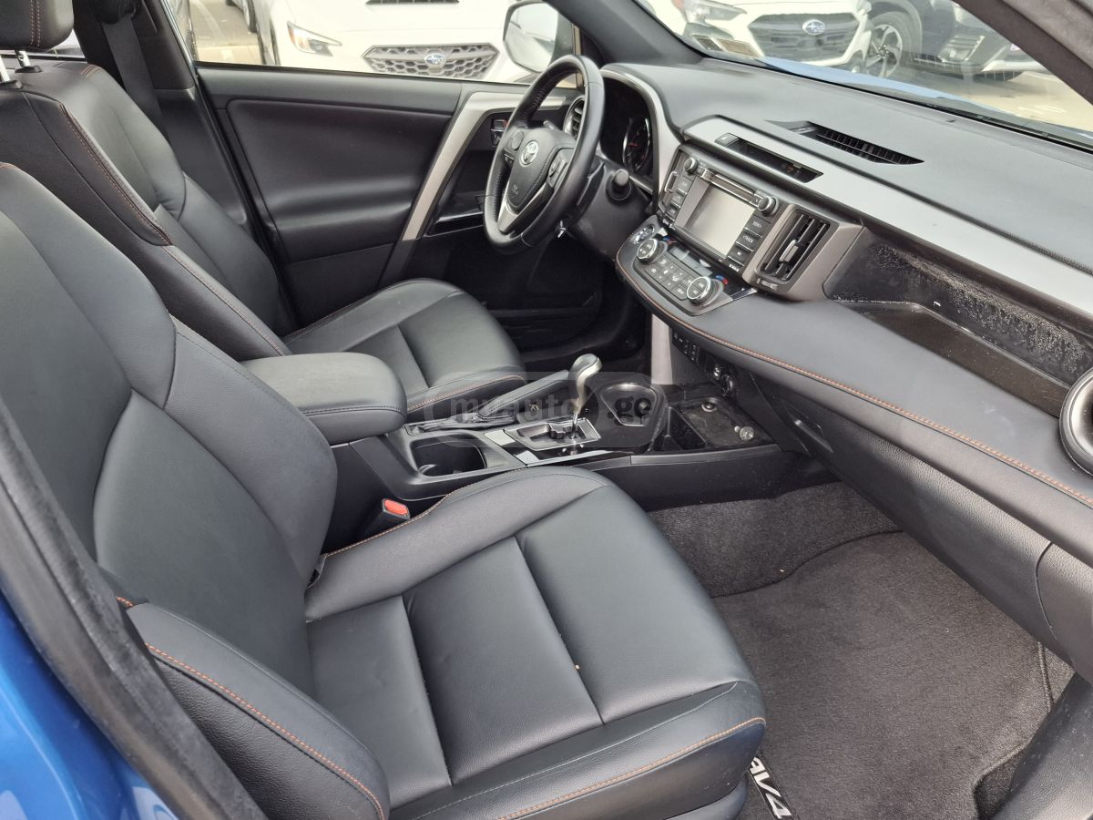 Toyota RAV 4 - фото 12