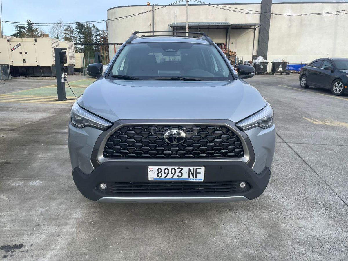 Toyota Corolla cross - фото 1