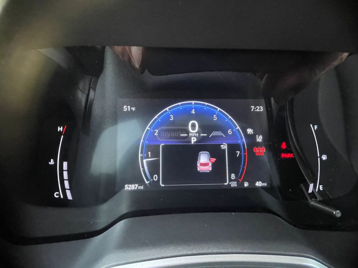 Toyota Corolla cross - фото 11